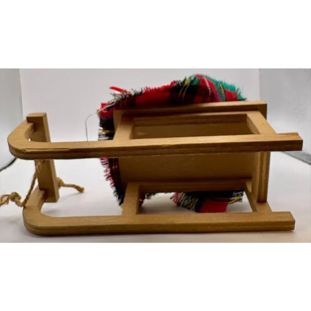 Byers Choice Snow Sleigh With Christmas Presents And Tree